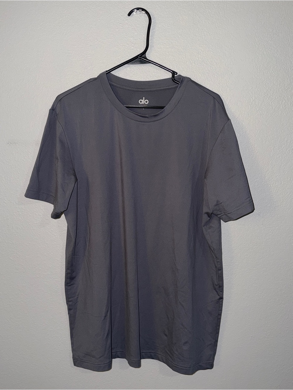 ALO Men's Short Sleeve Crew T-Shirt in Gray